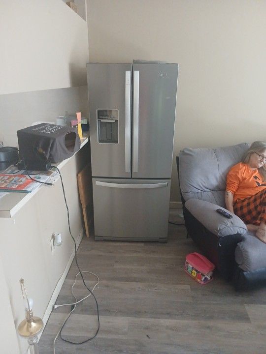 Refridgerator