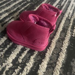 Toddler Pink Uggs Size 7 