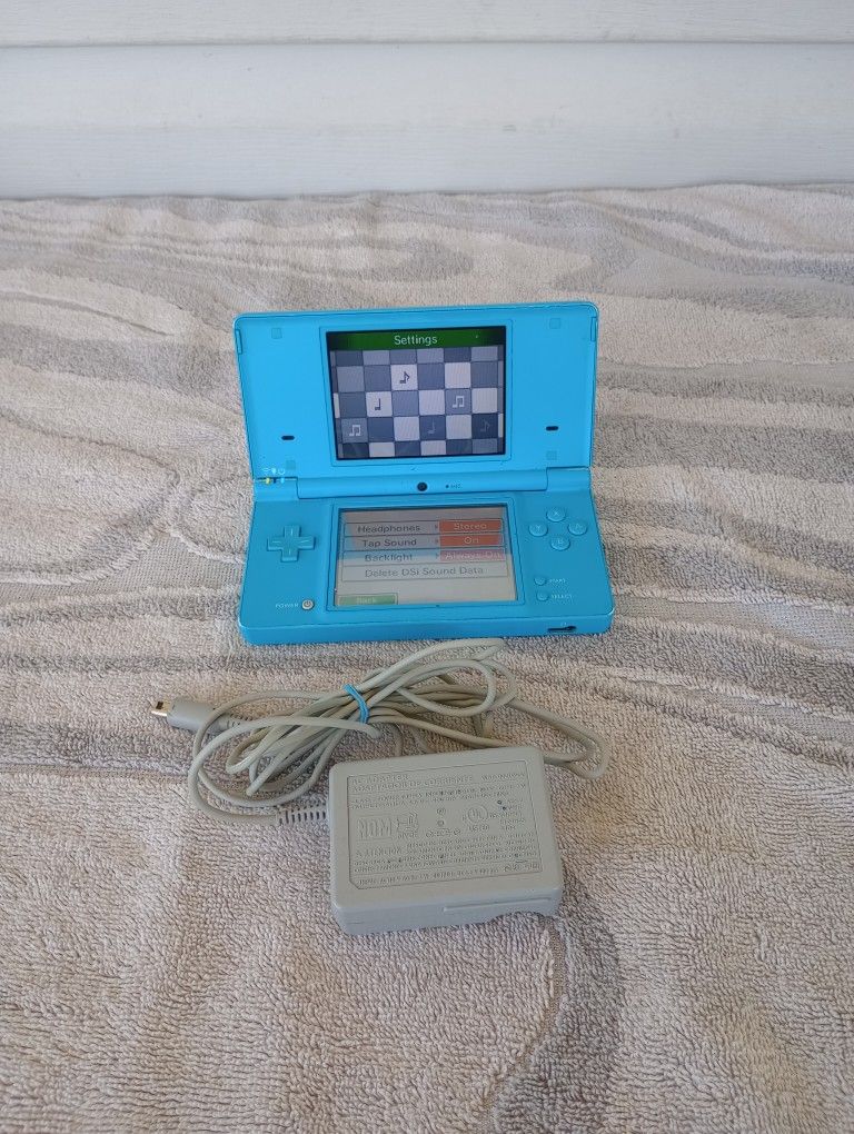 Nintendo DS Lite in Ice Blue