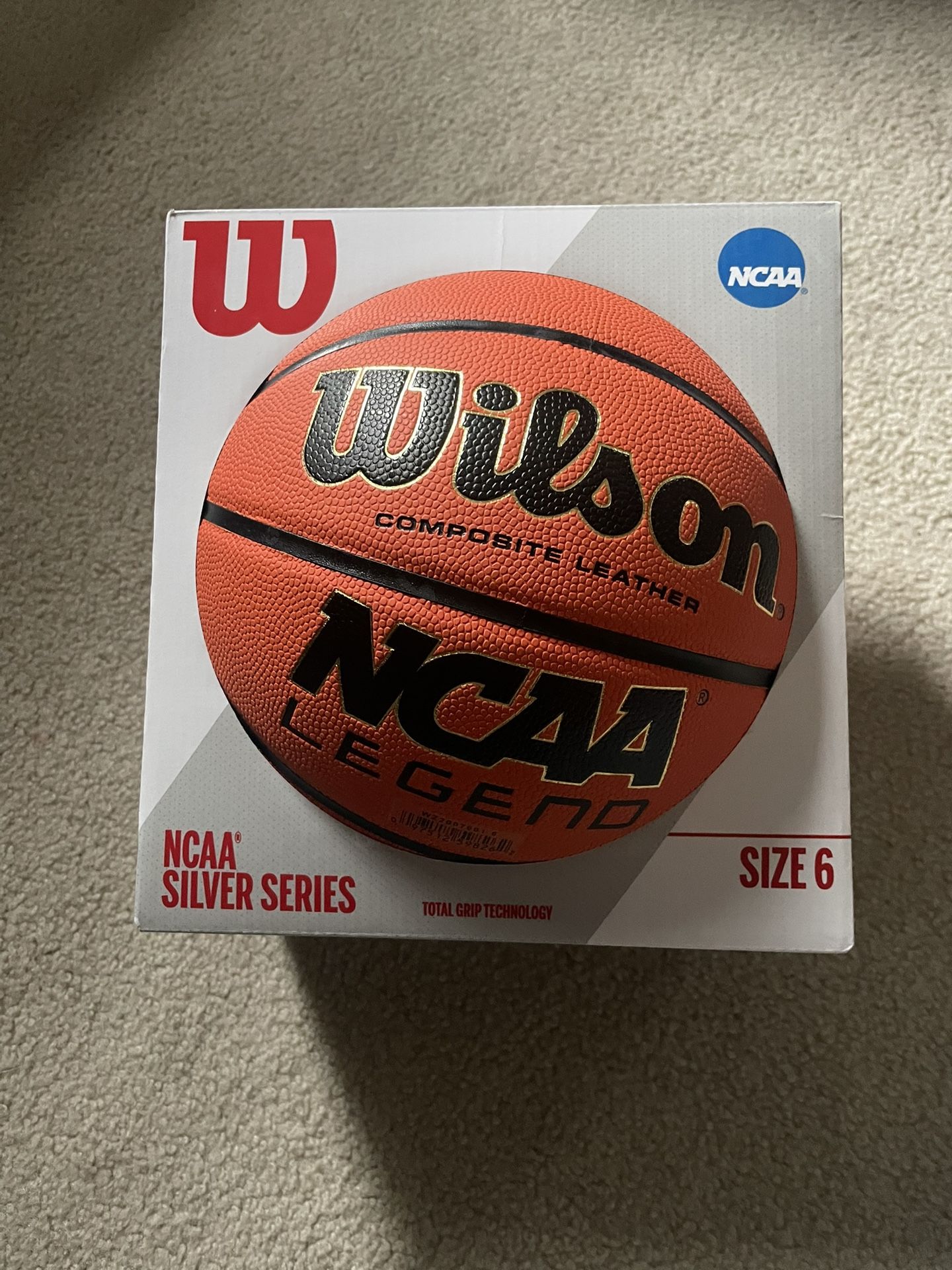 Wilson Women’s basketball size 6 silver series *brand new*