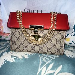 Woman Shoulders Purse 