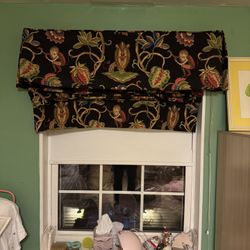 Free- Custom Blind And Valance