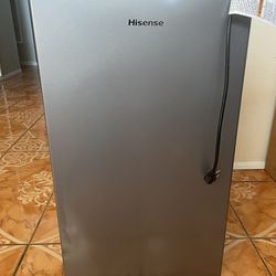 Hisense Mini Fridge