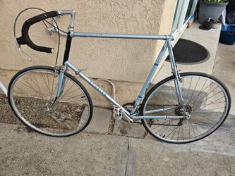 Schwinn Voyageur SP Touring road bike