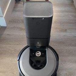 iRobot Roomba i7+ 7550 with Automatic Disposal and Charging Dock 