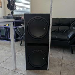 2 12 Inch JL Audio Speakers With Custom Box And JL Audio Amp
