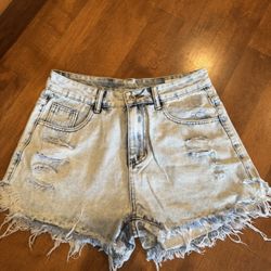 Woman’s New High Rise Jean Shorts Shipping Available 