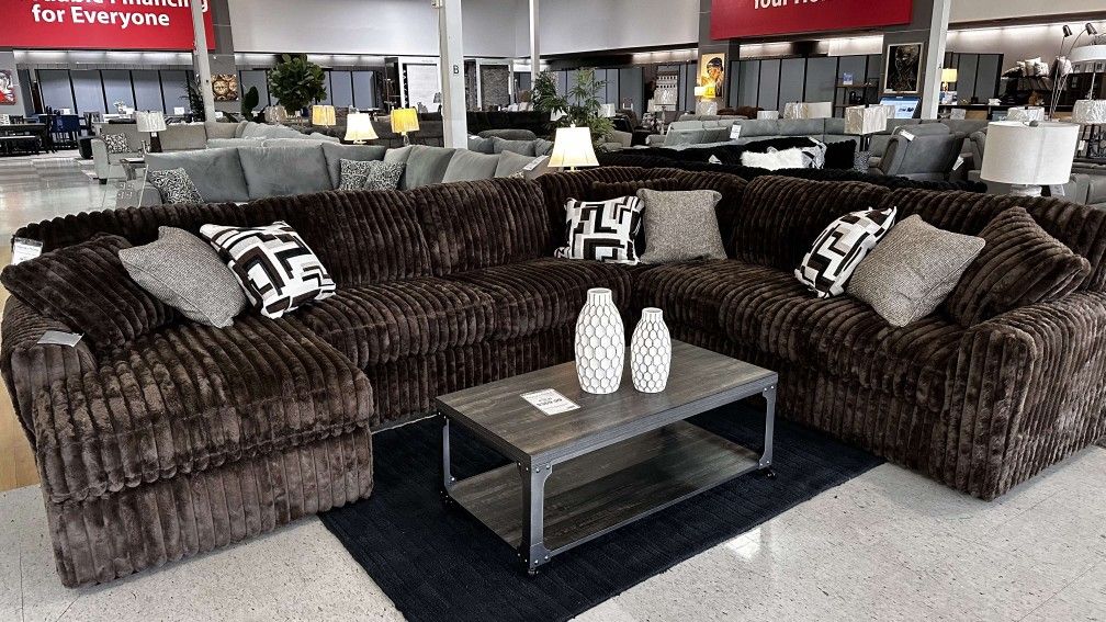 OM• $38 Initial • //Midnight Madness 4 Piece Sectional with Chaise