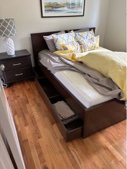 Queen bed. Mattress, nightstand