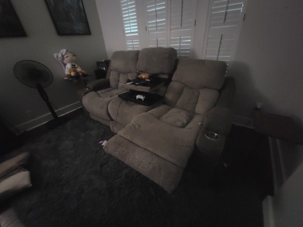 Denali Dual Power Sofa