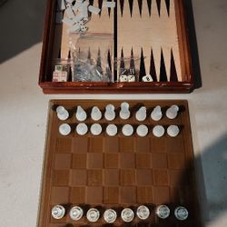 Vintage Chess - Back Gammon - Dice Board Game
