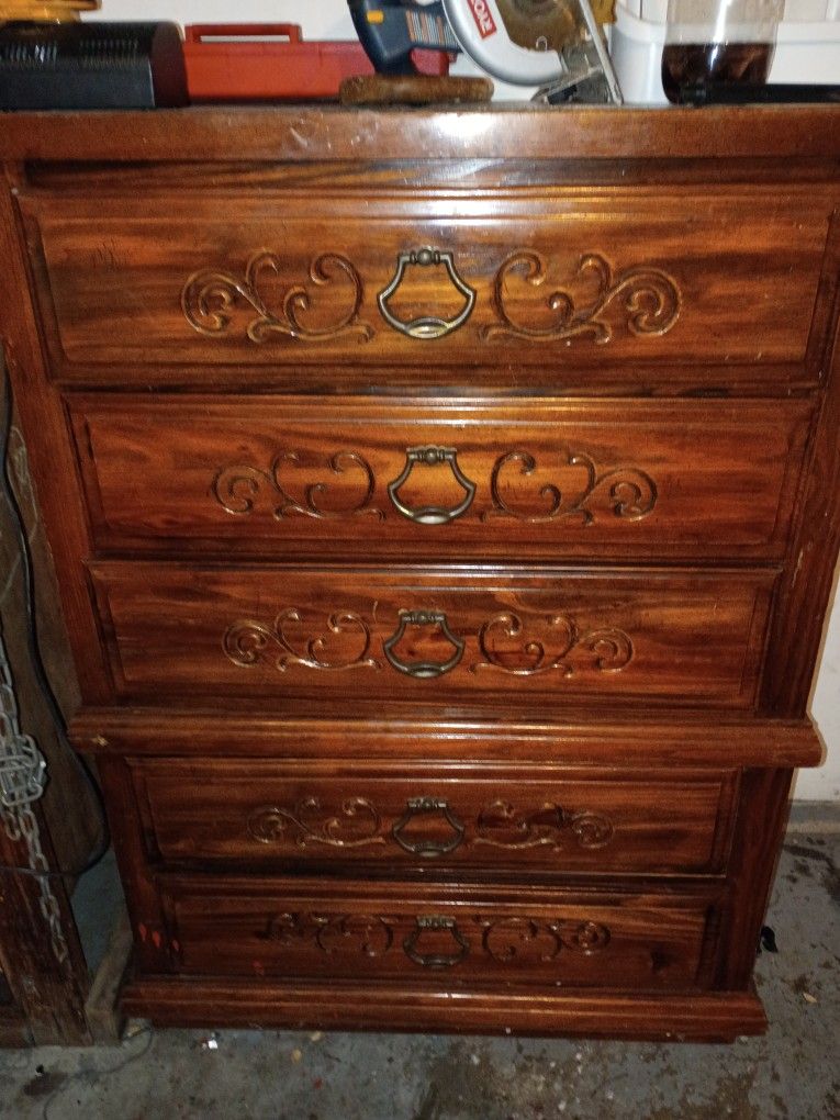 5 Drawer Dresser