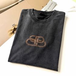 Brand T-Shirts Try On Once