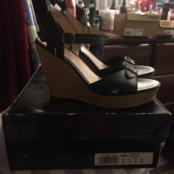 Black Wedges 