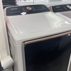 New Scratch And Dent Samsung Dryer. 1 Year Warranty 