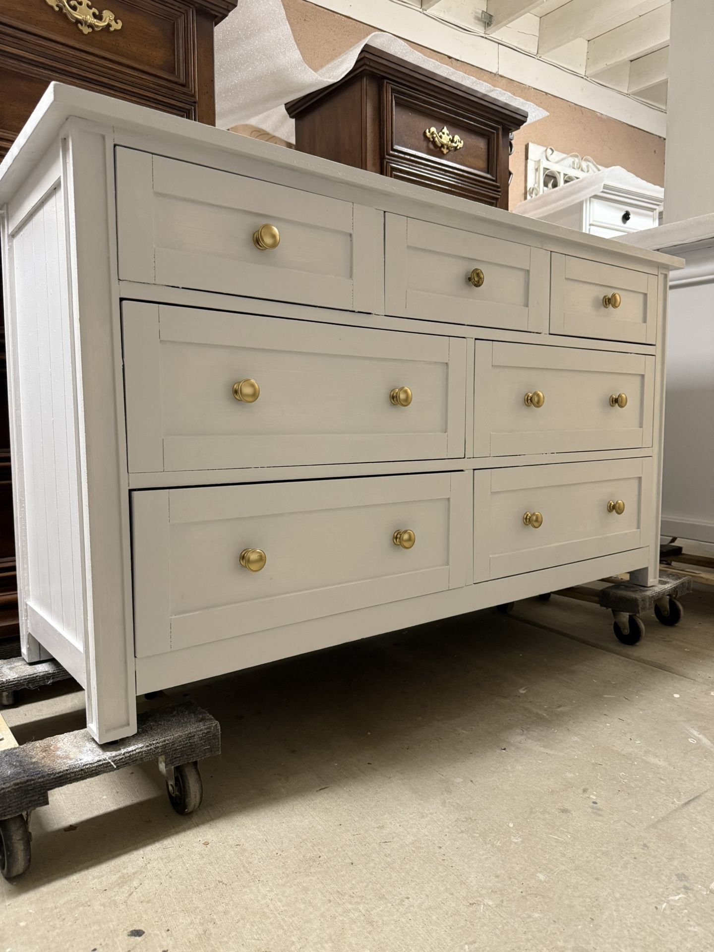 Dresser 