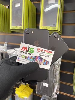 IPHONE 7 32GB UNLOCKED