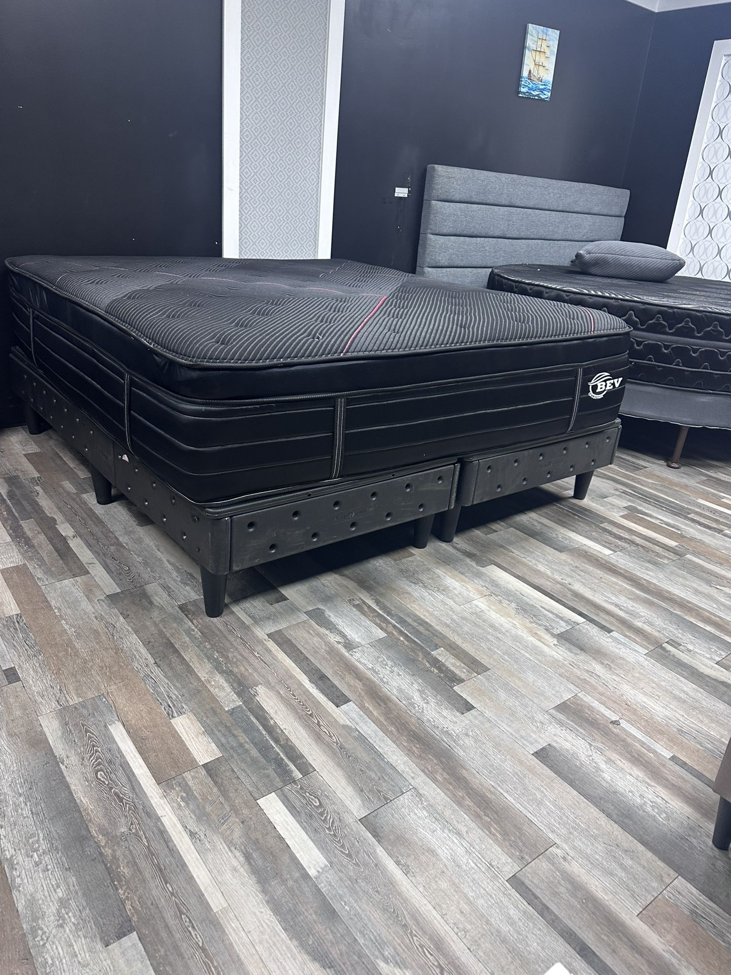 Queen Pillows Top With Free Box Spring - Same Day Delivery