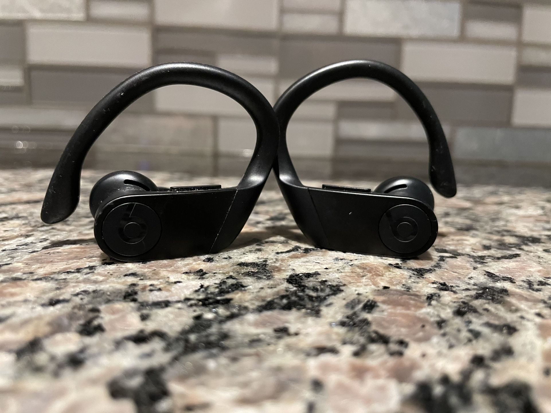 Apple beats Powerbeats Pro