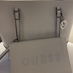 Guess Purse And Wristlet 