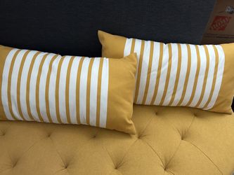 Throw Pillows 