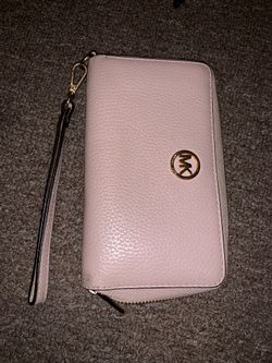 Michael kors pink wallet