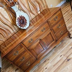 Buffet Cabinet 