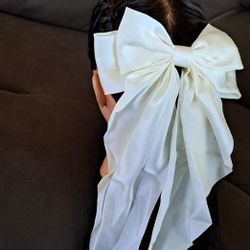 Bow White