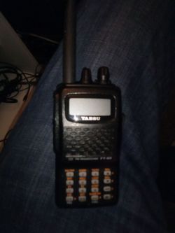 Yaesu FT-60R Ham Radio