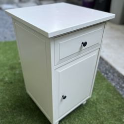 Nightstand/Side Table