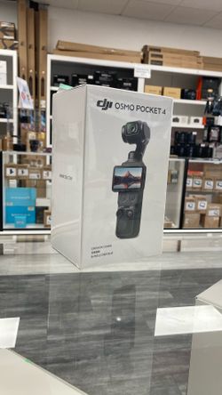 DJI Osmo Pocket 4 Creator Combo