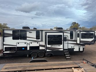 2020 momentum 5th wheel Luxury trailer delivered set up