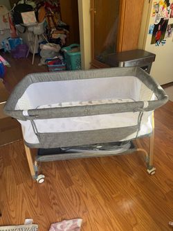 Baby Bassinet with Wheels and Storage
