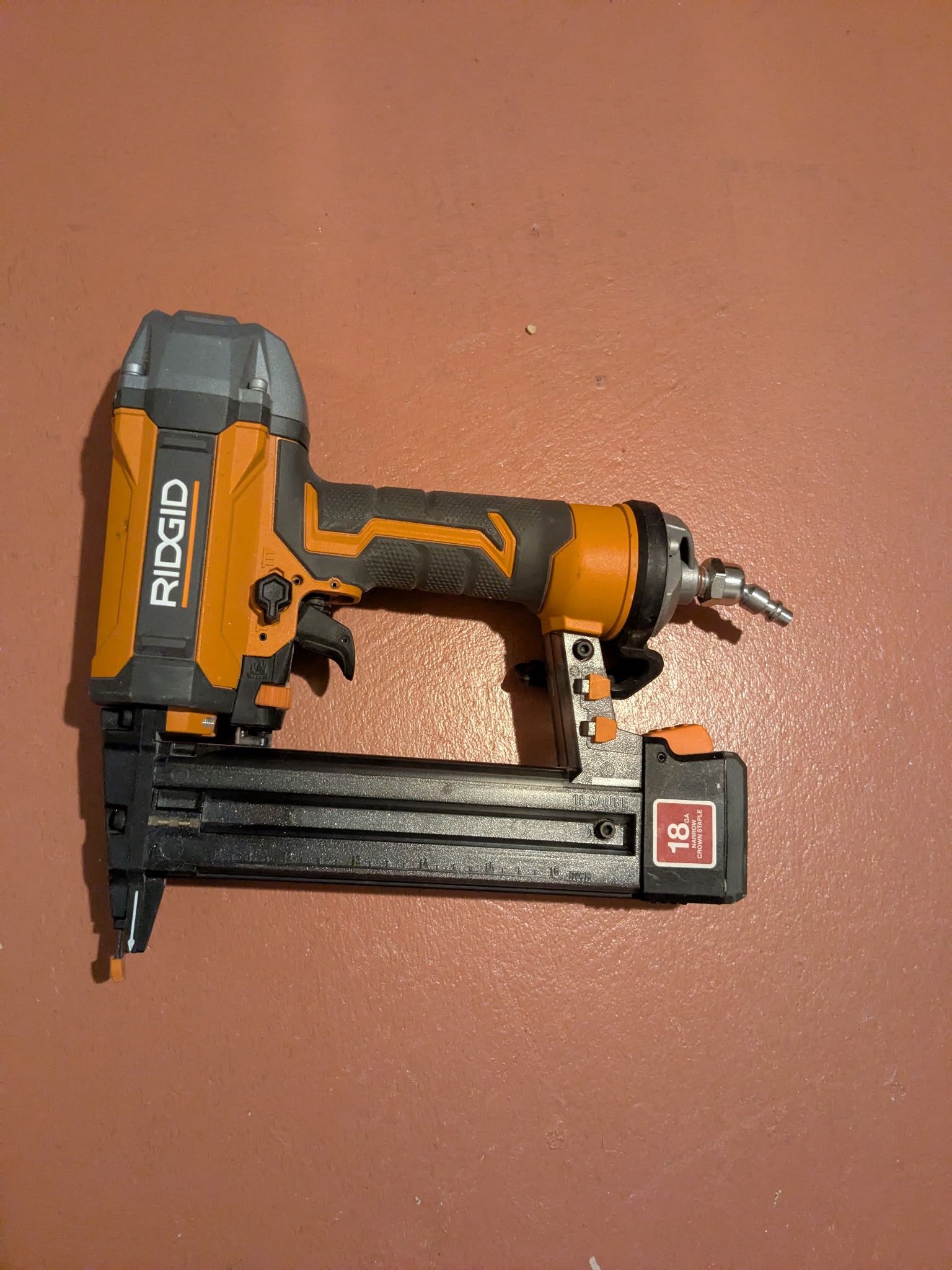 RIDGID R213BNF 18 ga Pneumatic Brad Nailer Nail Gun