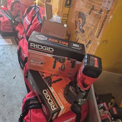 Exclusive

RIDGID
18V Brushless Cordless 1 in. SDS-Plus Rotary Hammer (Tool Only STORE PRICE $269