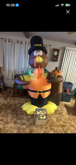 Gemmy 7’ inflatable Turkey with tethers and stakes in box