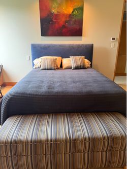 King size bed blue suede head board