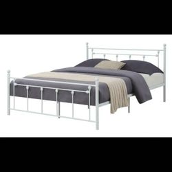 Bed Frame : Full size bed frame