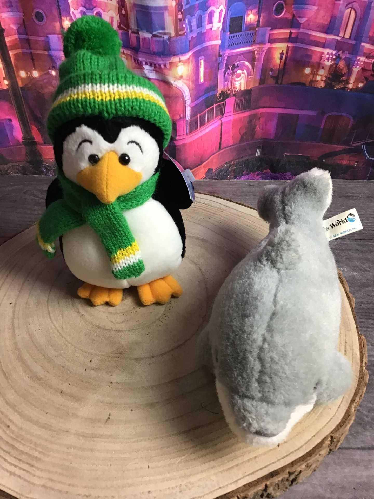 Sea World Penguin & Dolphin Plush -preowned 