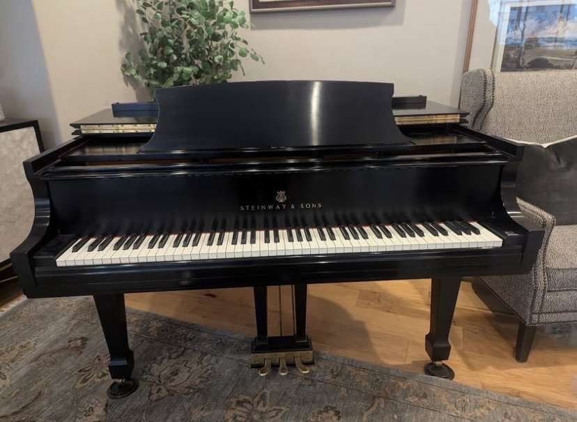 Free Steinway & Sons Model M Baby Grand Piano 