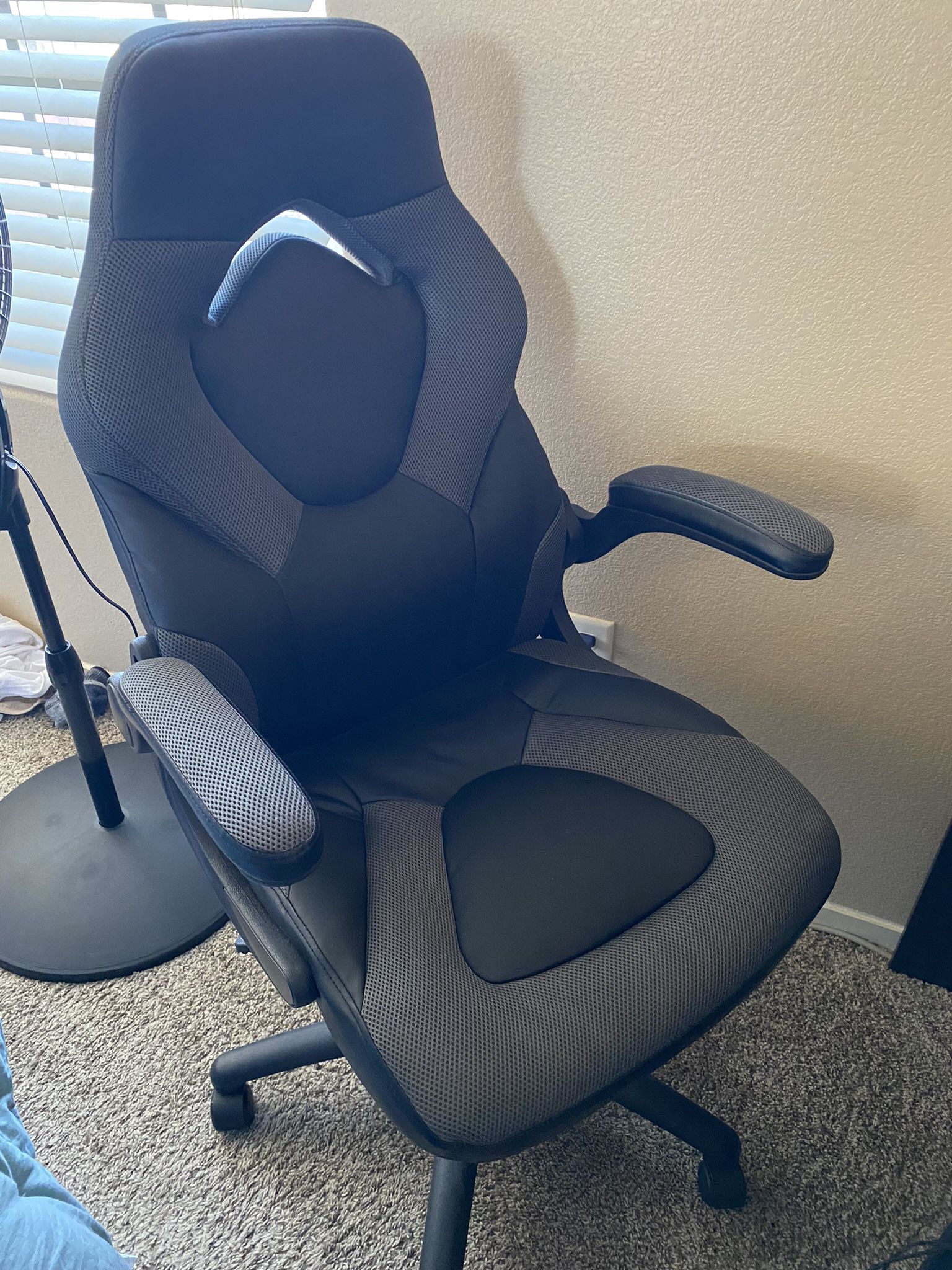 OFM Essentials Collection Gaming Chair