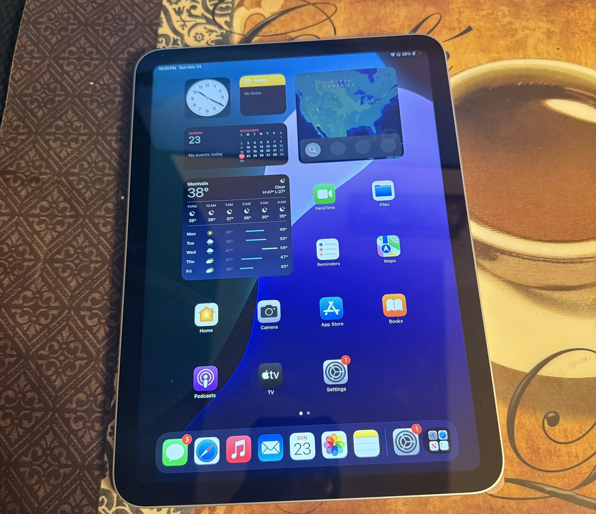 11-inch iPad – 11th Gen (2025) | 256GB | Silver – Perfect Condition ( Offers Available )