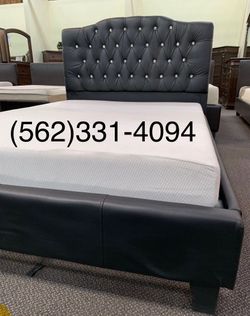 Queen Black Bed With Mattress 