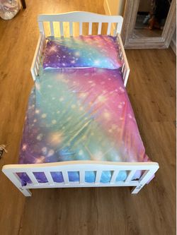 Toddler bed with mattress like new $100