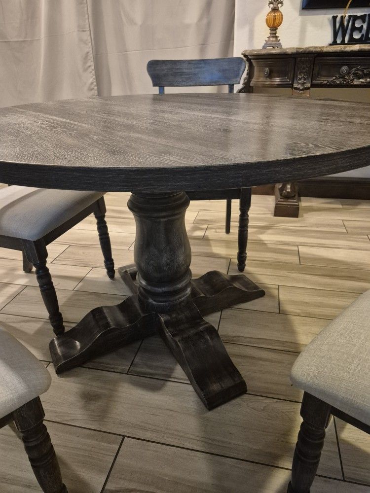 Beautiful Round Table With 4 Chairs Exelent Condition,All Products : American Fashion Style Bags On Sale