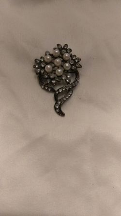 Vintage brooch/pin