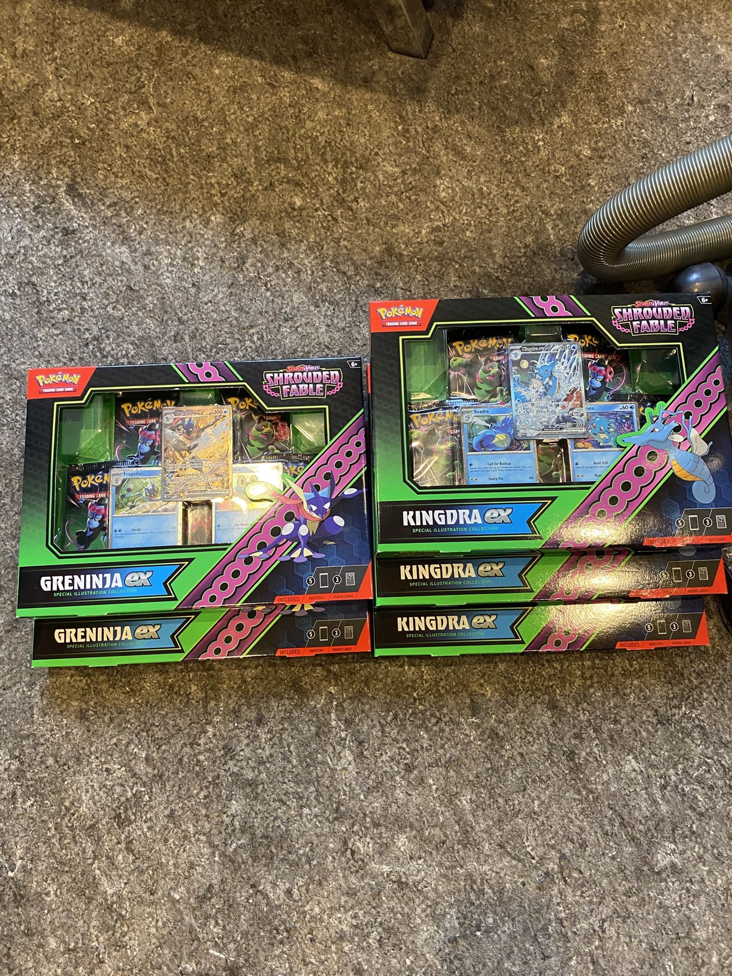 Pokemon TCG Shrouded Fable Kingdra Ex And Greninja Ex Box