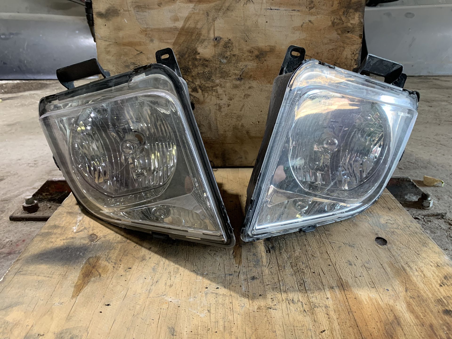 2004-2008 Ford Mustang Headlights