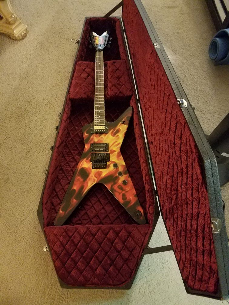 (Pantera) Dean ML Dimebag Dime-O-Flame with Coffin Case