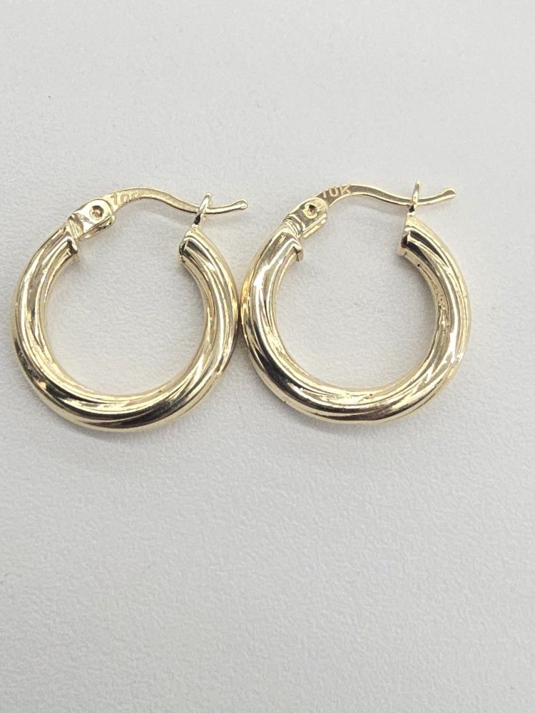 10kt Real Gold Hoop Earring